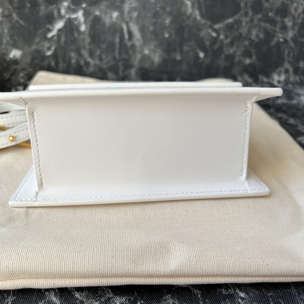 JACQUEMUS Le Grand Chiquito Top-Handle Bag - Picture 3 of 11